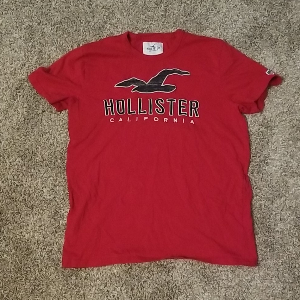 Red Hollister T shirt